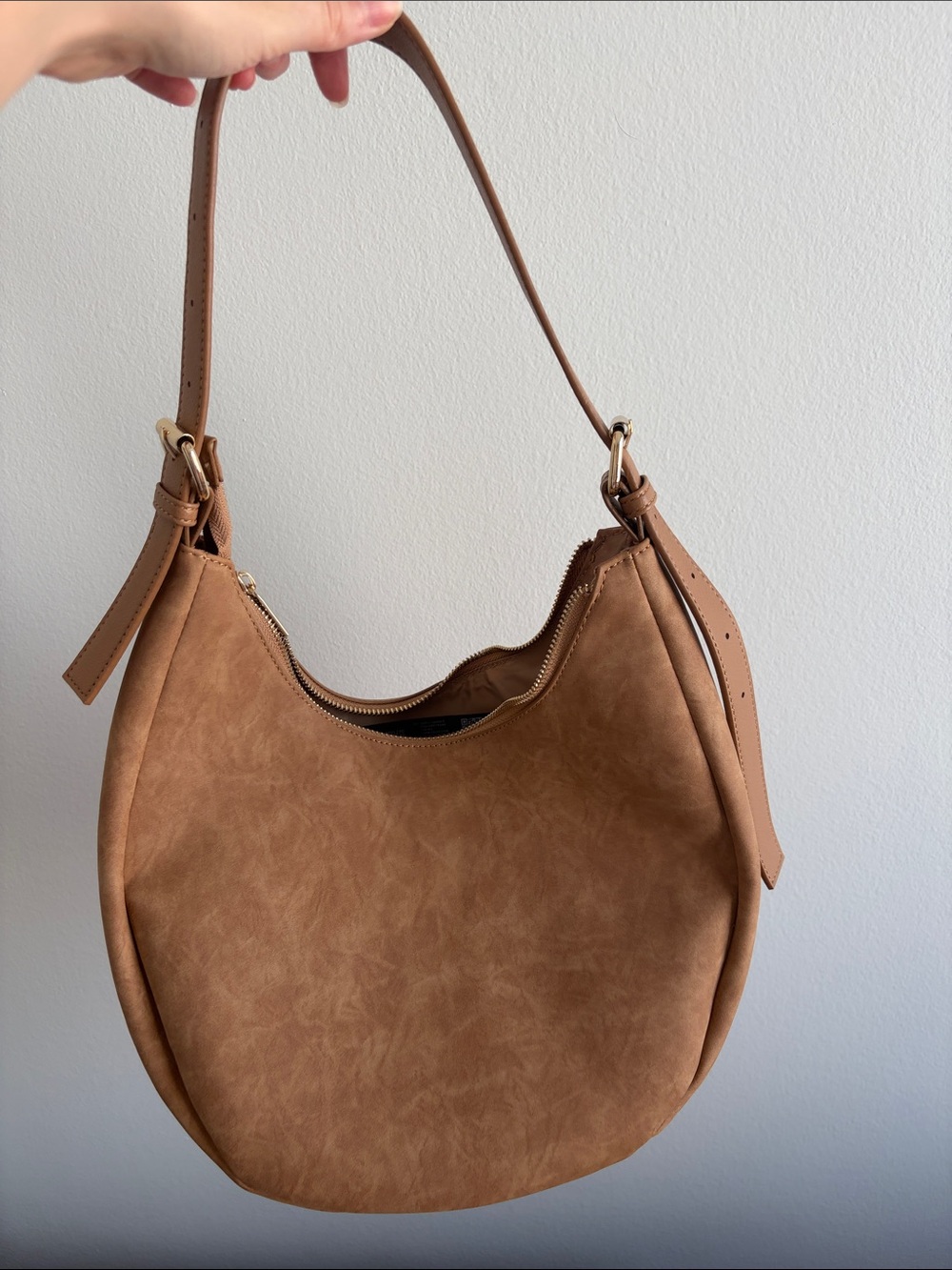 Women's Crescent Shoulder Bag in Tan
